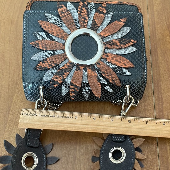 Floral Embellished Black and Brown Handbag - Picture 4 of 6